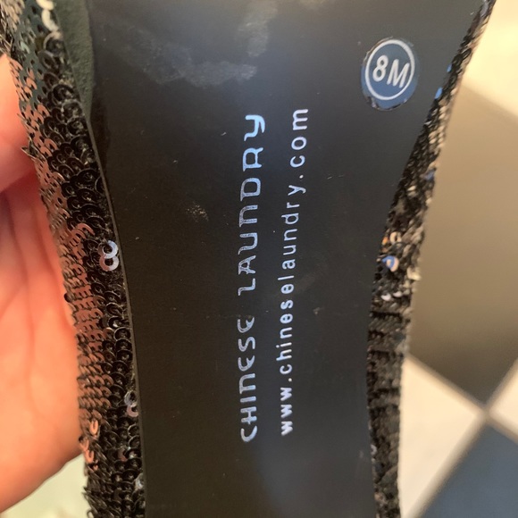 New in box flippy sequins sz 8 woman’s high heels black & silver sequins - Picture 5 of 5